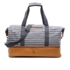 DSW NWT Weekender Duffle Bag with Shoe Compartment ❤️ Never Opened ❤️